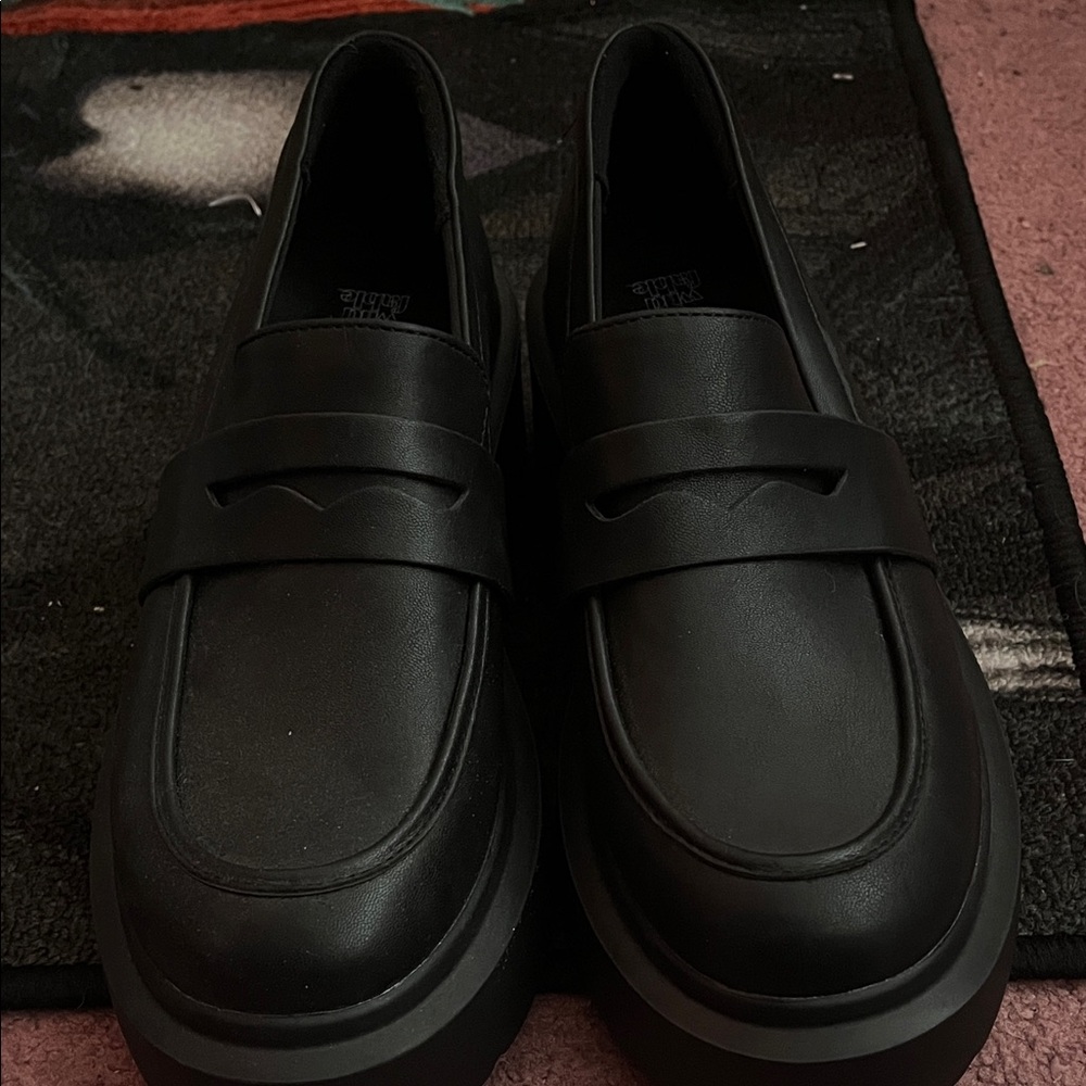 Classic Black womens Loafers